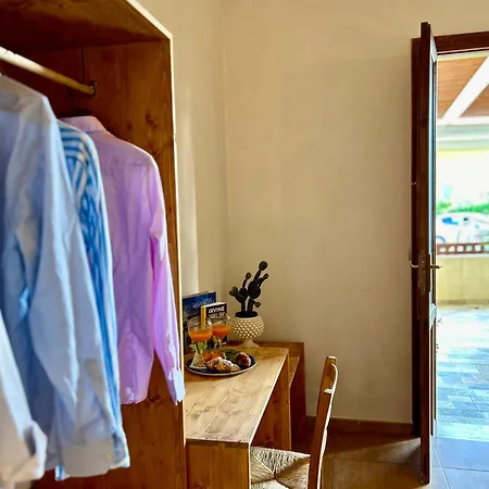 Alencio Comfort Urbano 住宿加早餐酒店 法维尼亚纳